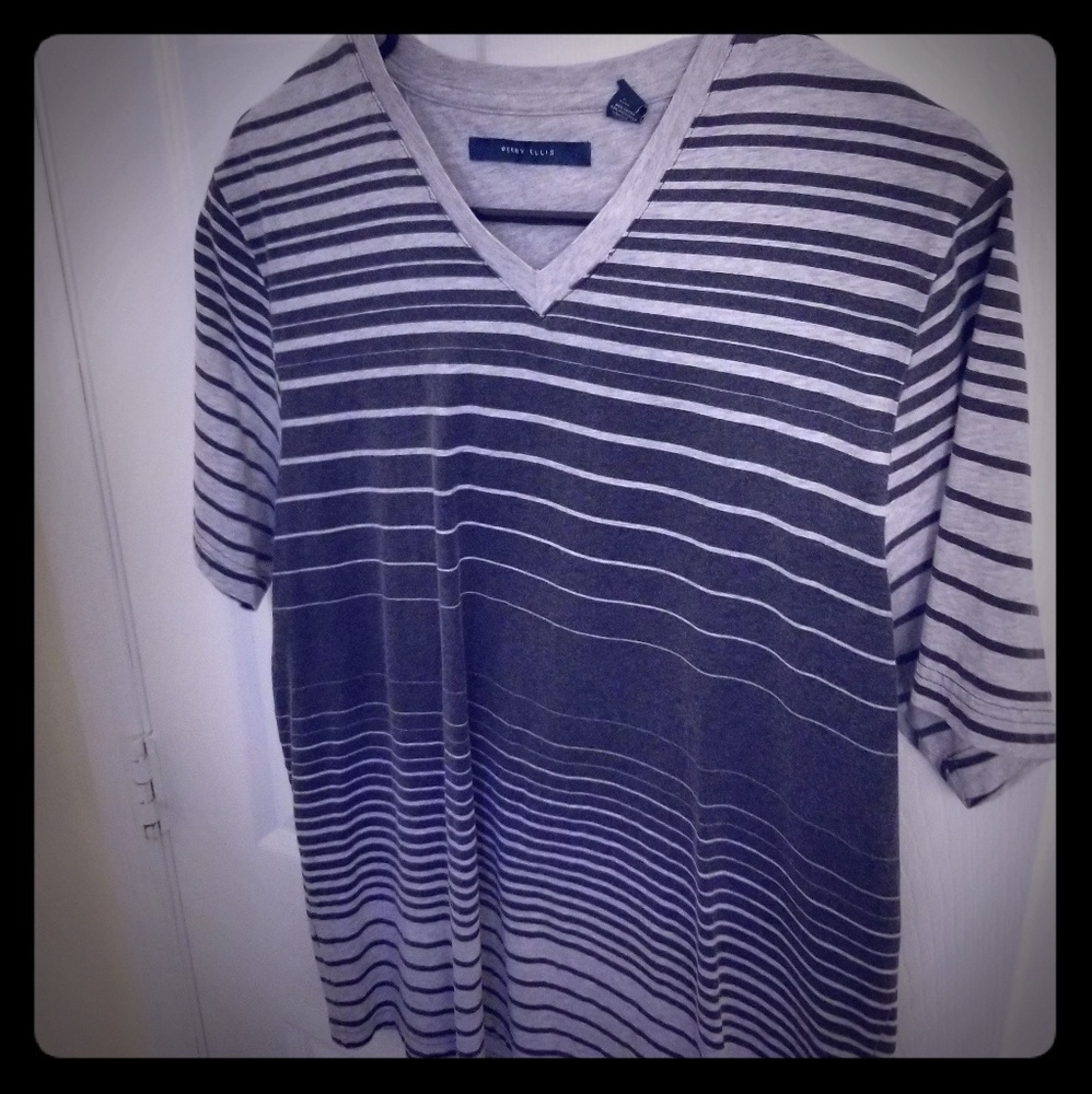 Perry Ellis V-neck Striped Shirt / Size M /